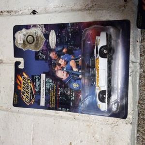 2000 road champs police cars 2 set